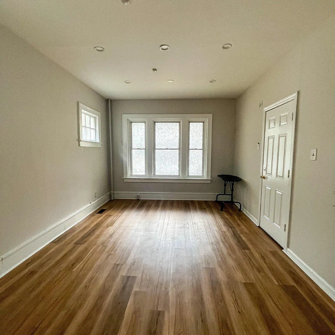 1 bed, 1.0 bath, 2037 sqft, $1,650 — Photo 4