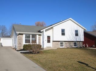 8265 N 97th St, Milwaukee, WI 53224