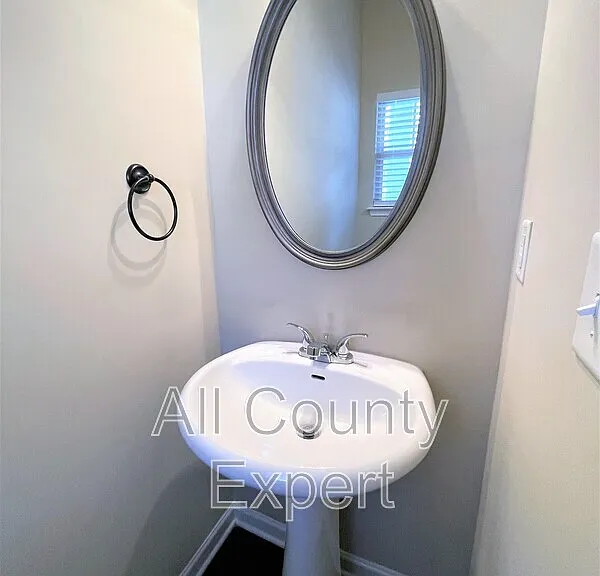 599 Oakside Pl — Photo 12