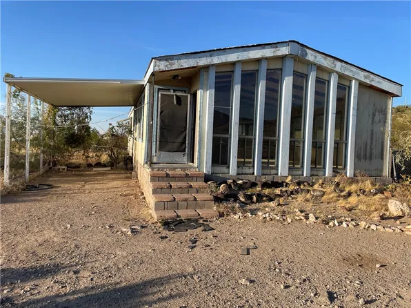 678 S Bowie Road, Golden Valley, AZ 86413