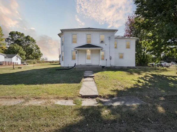 2683 W Florence Rd, Freeport, IL 61032