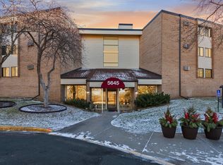 5645 Green Circle Dr APT 301, Minnetonka, MN 55343