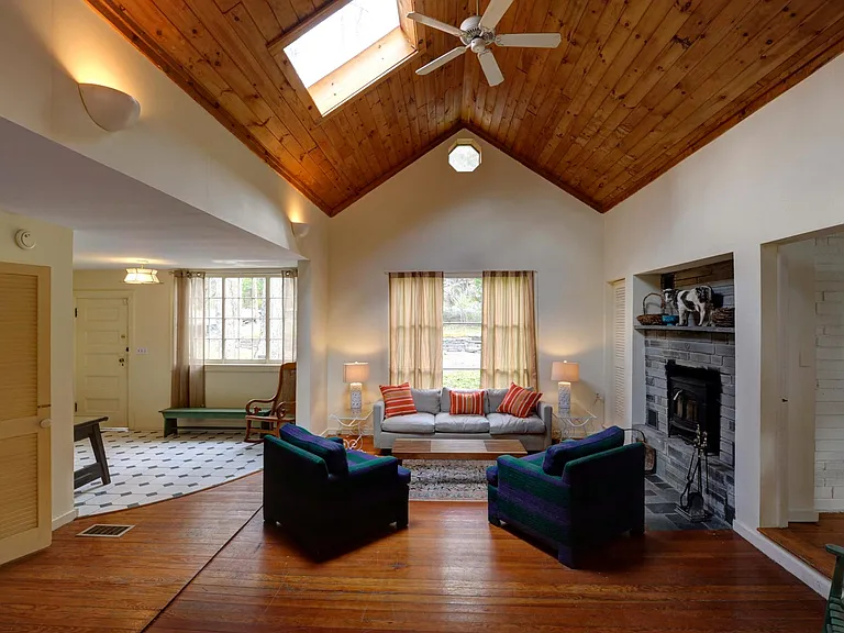 2397 Glasco Turn Pike — Photo 3