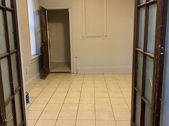 3rd image of 3138 Weymouth St