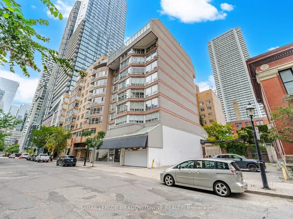 82 Lombard St #610, Toronto, ON M5C 2S8