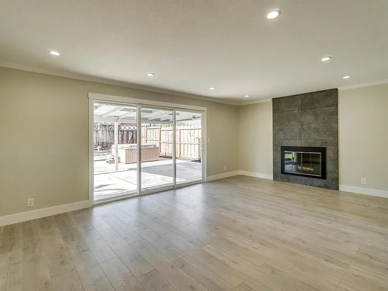 5551 Yale Dr — Photo 8