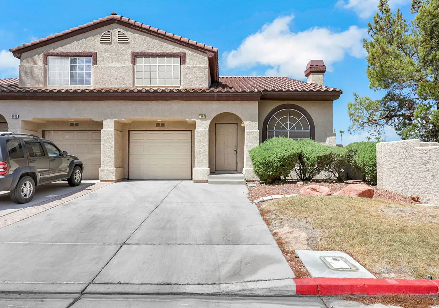 Bright and spacious two-story home — Photo 1