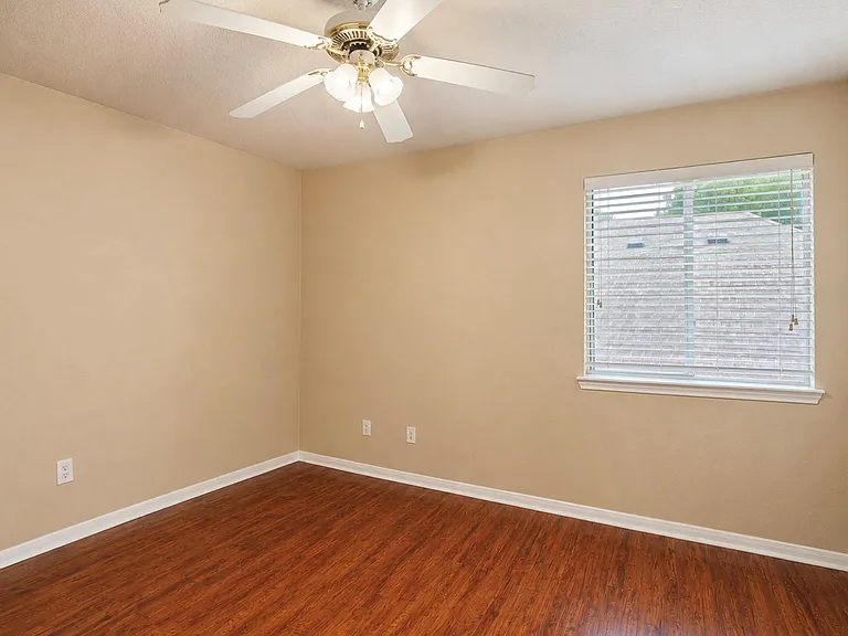 5219 Heatherdawn Ct — Photo 32