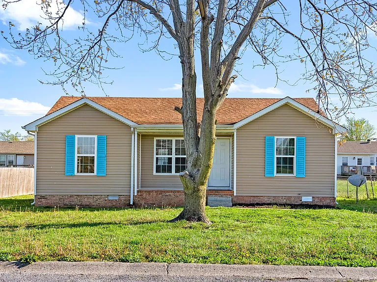 521 Gainey Dr — Photo 4