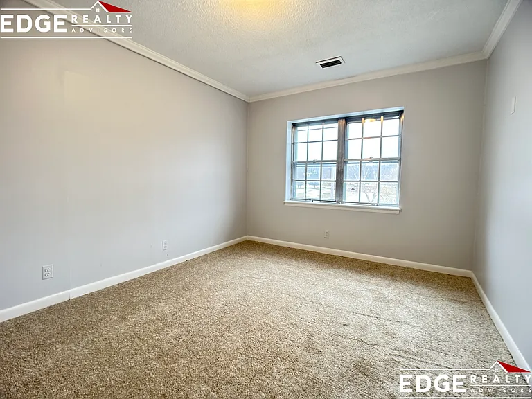 186 Lake Shore Rd #4 — Photo 7