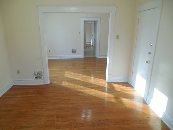 2nd image of 1825 S Newstead Ave