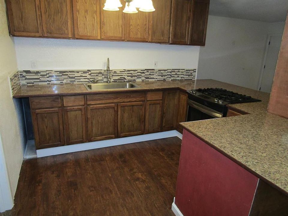 2nd image of 768 N Camelia Ave