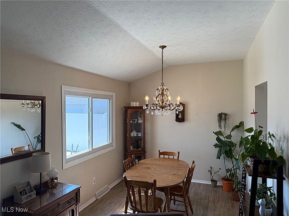 4th image of 35504 Glen Dr