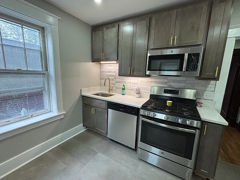 3954 Miami St #2W — Photo 5