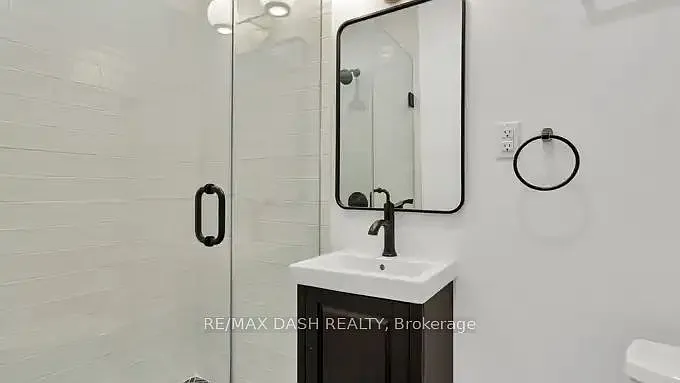 917 Saint Clair Ave W #30 — Photo 31