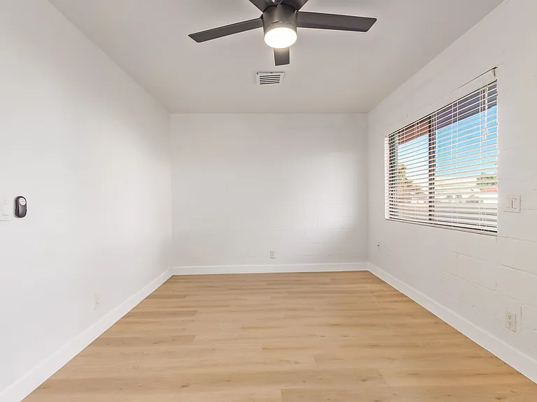 The Harlow Apartments — Photo 31