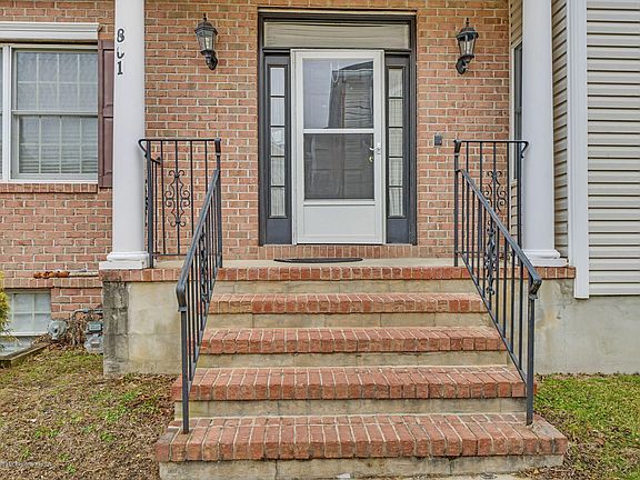 5th image of 801 Twin Oaks Dr