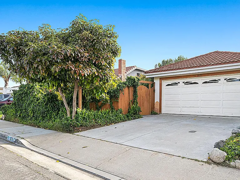 1875 Parkcrest Dr — Photo 19