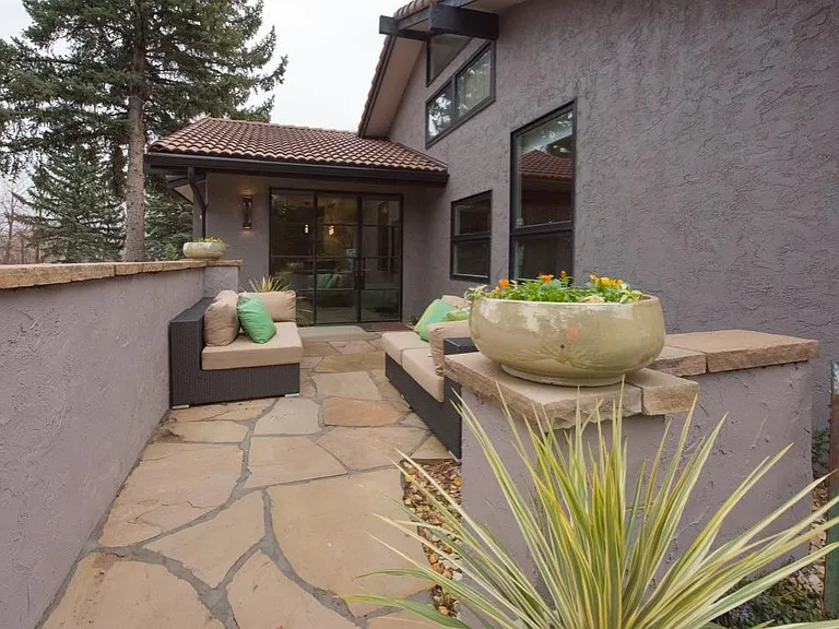 Guest House Patio Etrance