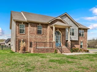 524 Cresthaven Ln, Clarksville, TN 37043