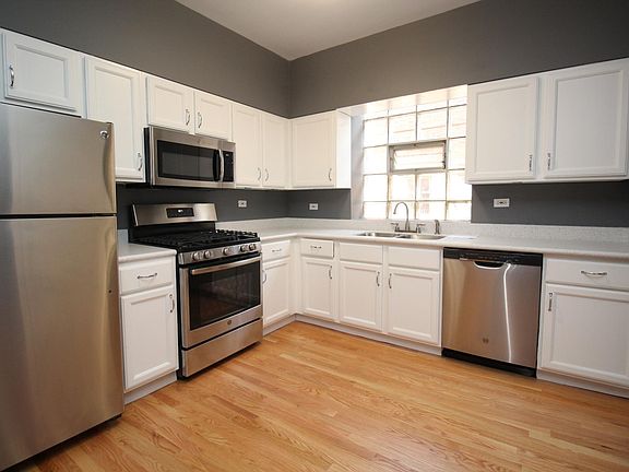 3rd image of 1040 W Catalpa Ave APT 1E