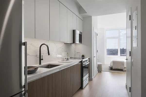 Rented by The Moinian Group | media 82