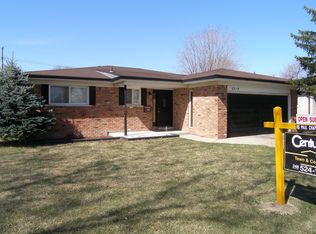 2819 Downey Dr, Troy, MI