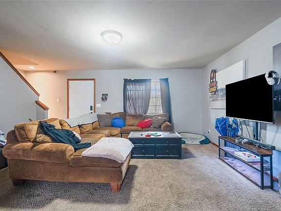 3rd image of 702 L St SW