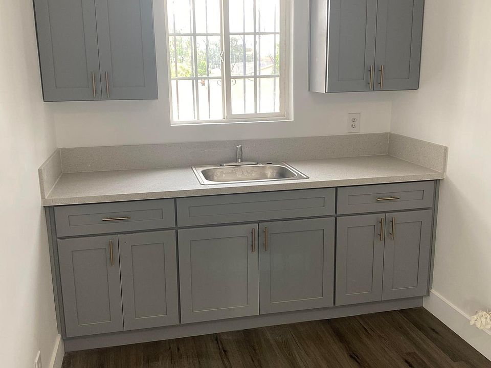 1st image of 544 S Hillview Ave #3/4