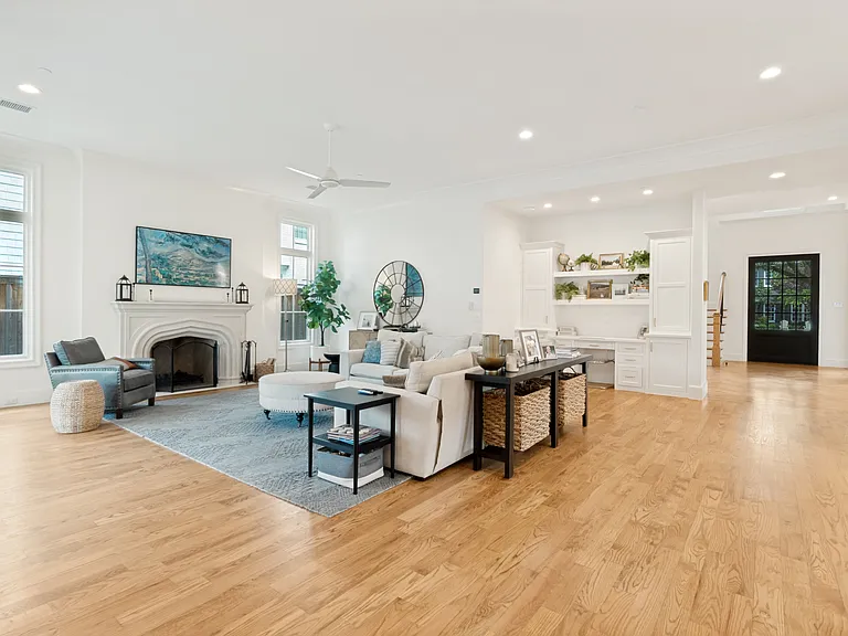 4309 Stanford Ave — Photo 7