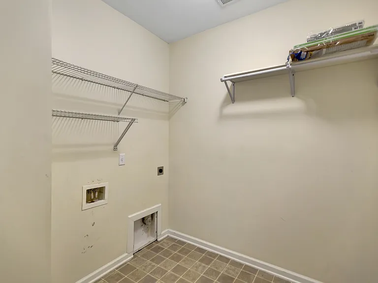 416 Green Park Ln — Photo 3