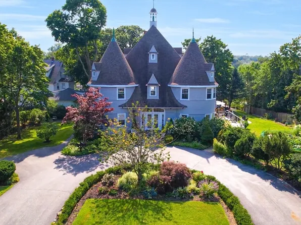 75 Clifton Ave, Marblehead, MA 01945