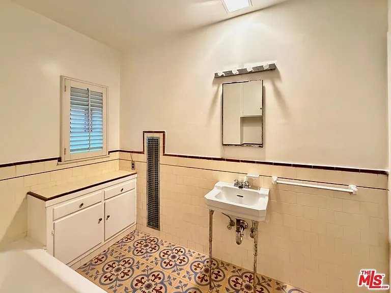 8472 1/2 Fountain Ave — Photo 20