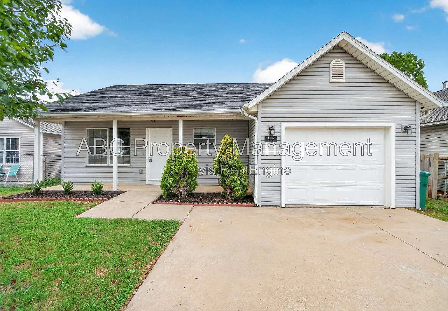 3 bed, 1.5 bath, 1200 sqft, $1,500 — Photo 1