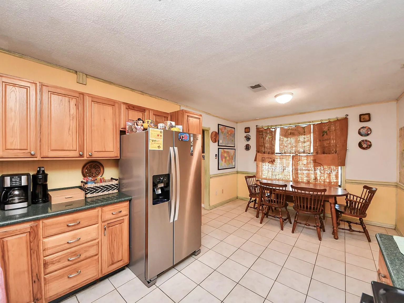 3 bed, 2.0 bath, 1380 sqft, $1,700 — Photo 2