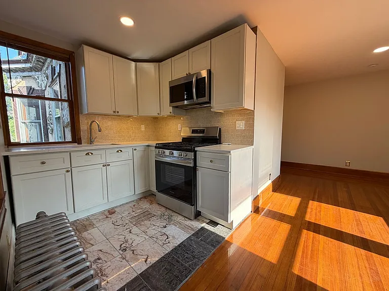 161 Park Hill Ave #2 — Photo 3