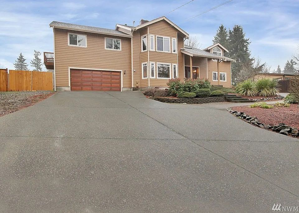 1st image of 2006 Tacoma Point Dr E