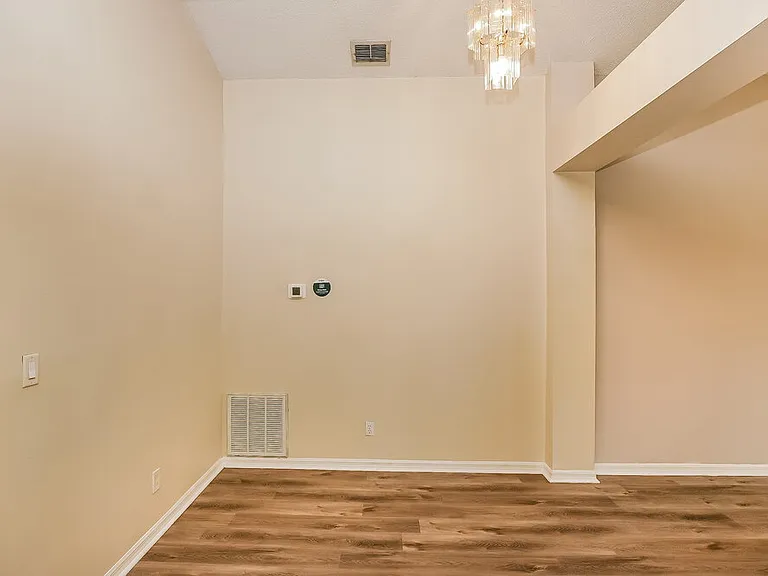 1289 Himalayan Ct — Photo 5