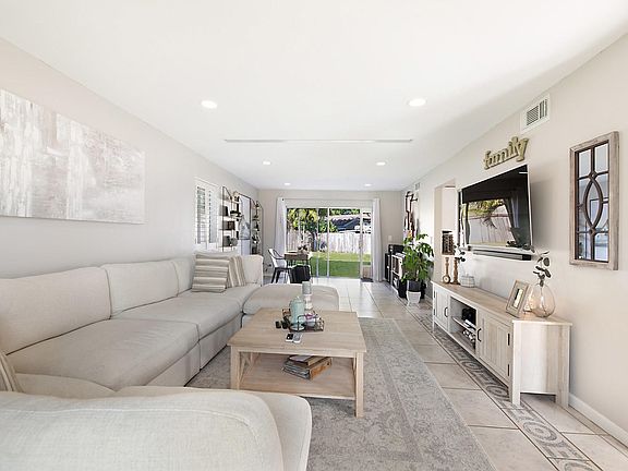 Home For Sale In Boca Landings