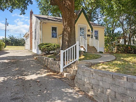 2nd image of 9525 Brenda Ave