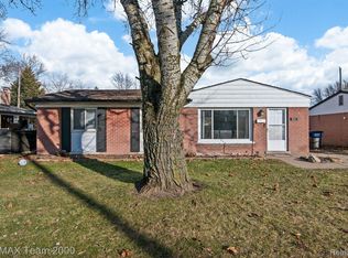 527 Darwin St, Westland, MI 48186