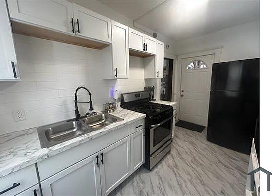 2nd image of 1815 Lakeview Rd #4
