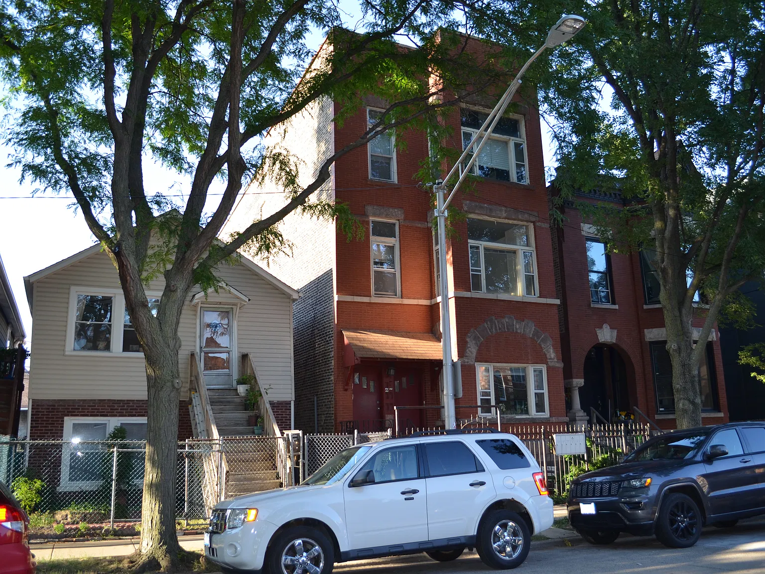 1 bed, 700 sqft, $1,350 — Photo 1