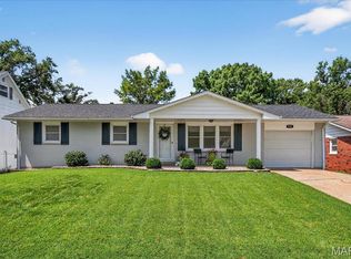 221 E Crestview Dr, Columbia, IL 62236