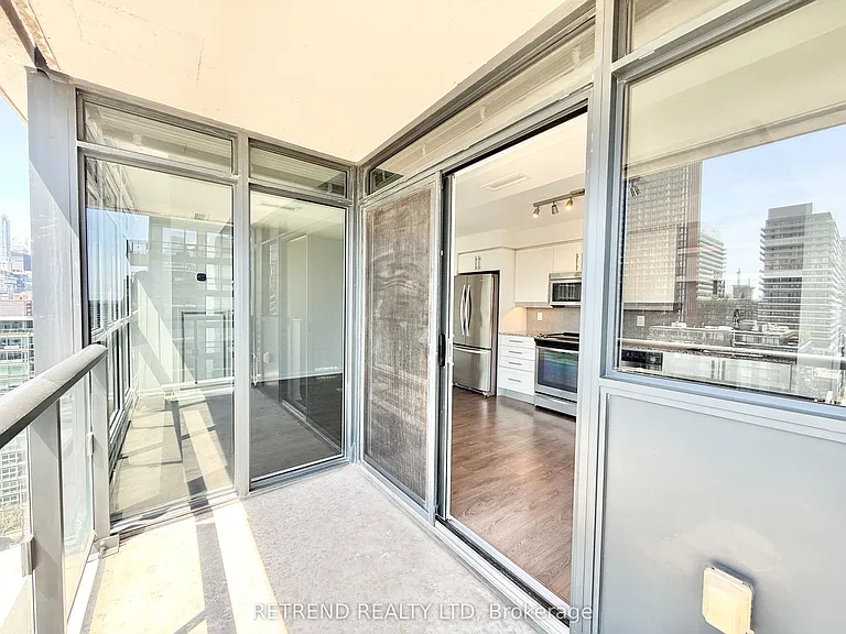 400 Adelaide St E #2204 — Photo 38