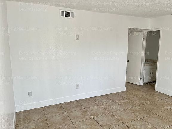 5th image of 2909 S Chester Ave APT 13