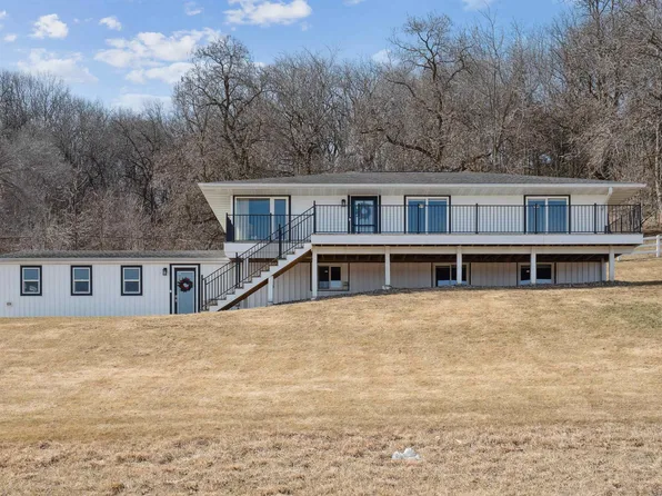 1904 Jefferson Ave, Bellevue, IA 52031