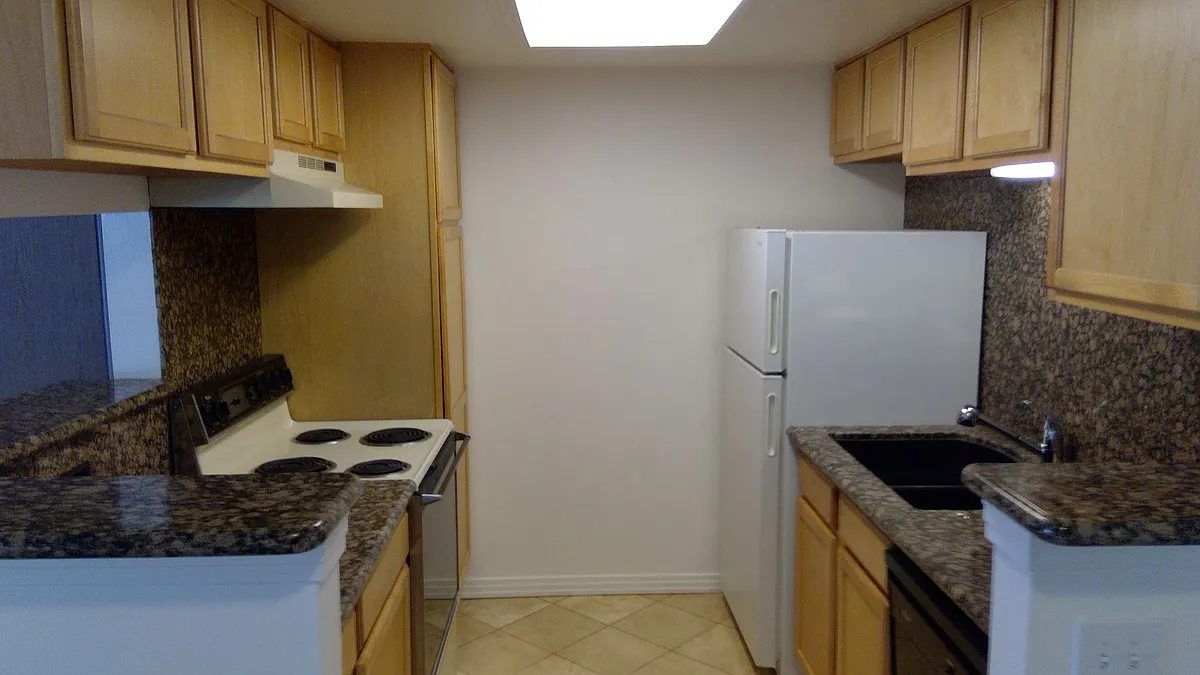 Building Photo - 908 S Walden Way #103
