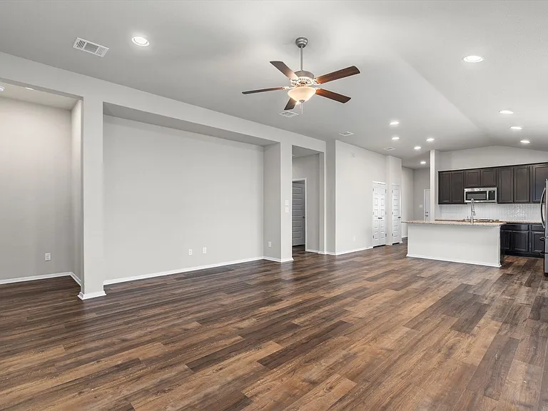3906 Crockett Ave — Photo 13