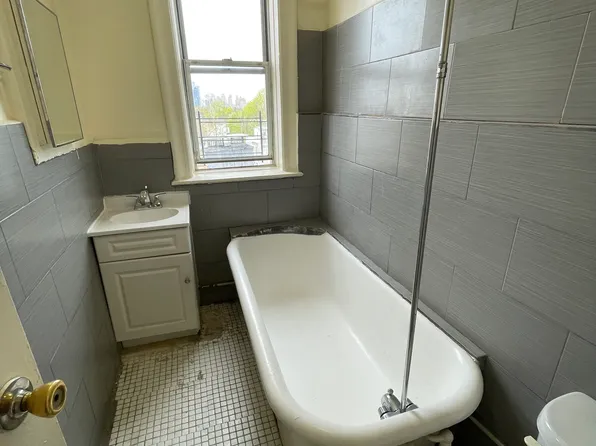 142 Arlington Avenue image 6 of 6